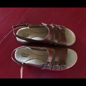 Clark’s brown Leather women Sandal size 9